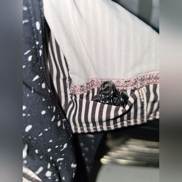 Lululemon Go The Distance Lightweight Vest, Size 6. - Picture 6 of 10